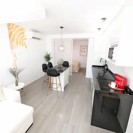 Апартаменты Bajondillo Loft Frente Al Mar *